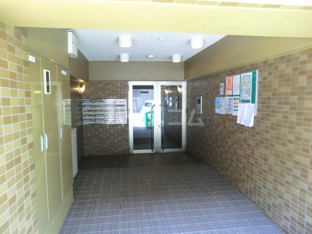 14/25 エントランス