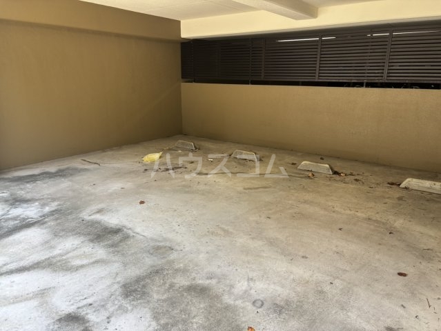 25/30 駐車場