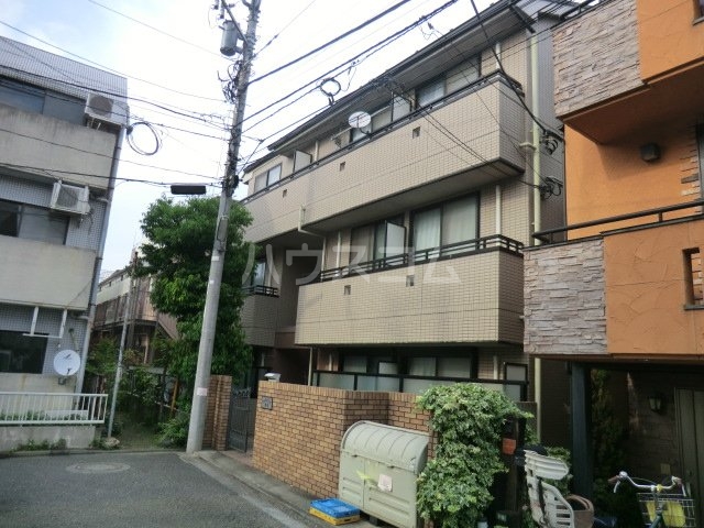 28/30 エントランス