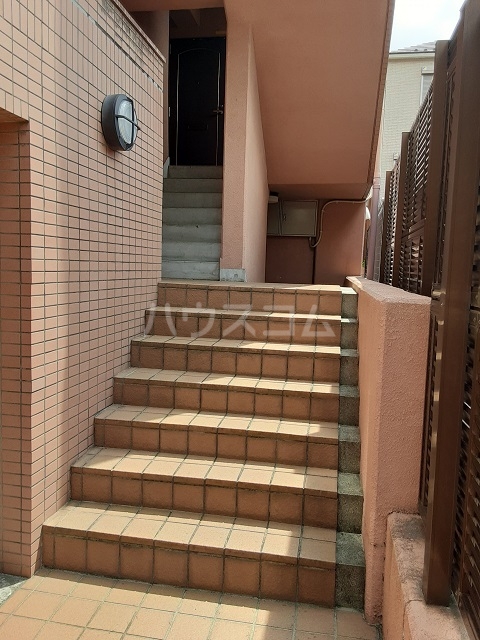 16/24 エントランス