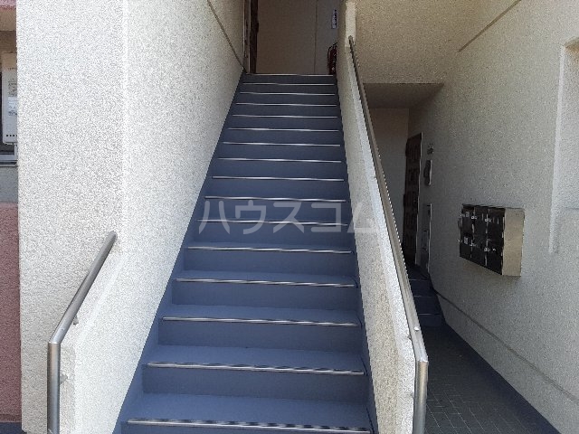 20/22 エントランス