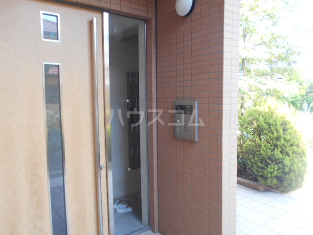 17/27 エントランス