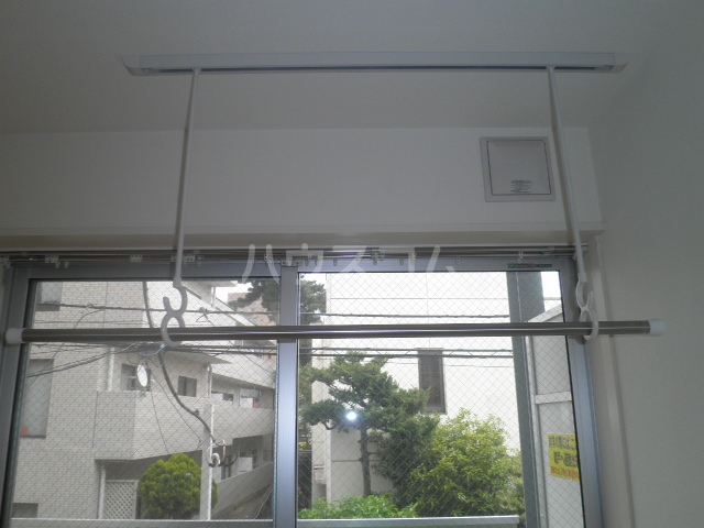 21/30 エントランス