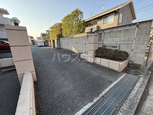 28/30 エントランス