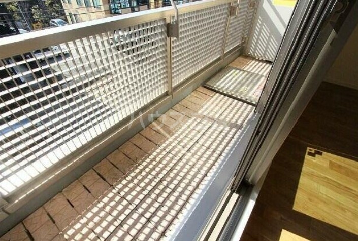 19/25 バルコニー