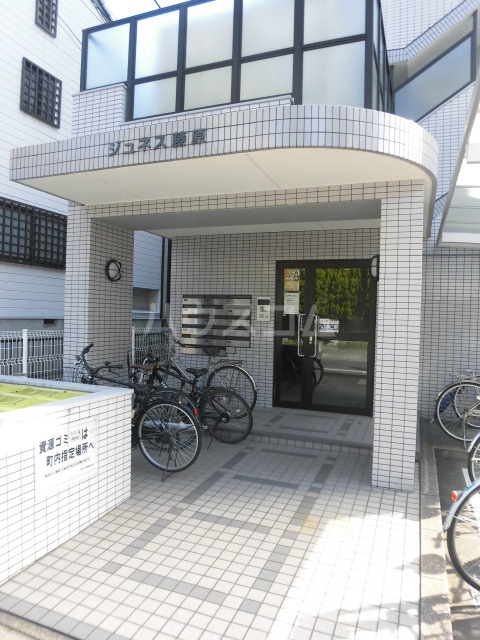 28/30 エントランス