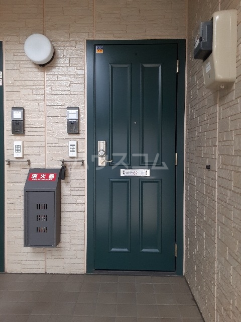 26/30 エントランス