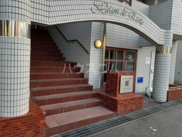 16/18 エントランス