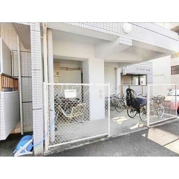 3/4 エントランス