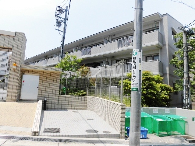 24/30 エントランス