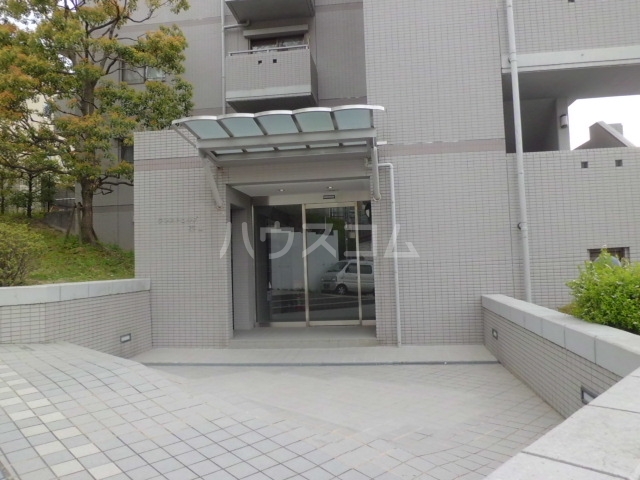 18/27 エントランス