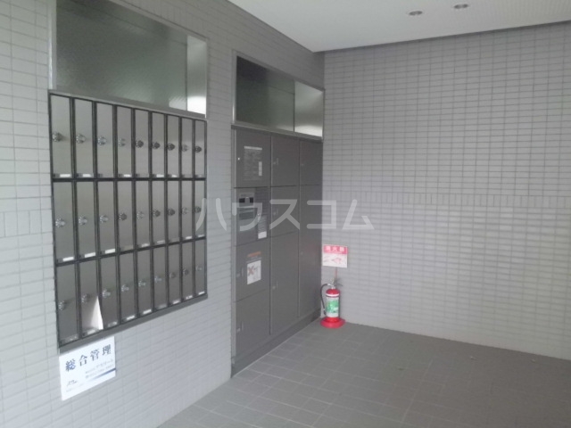 19/27 エントランス