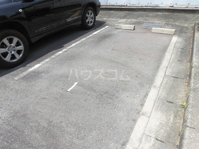 18/25 駐車場