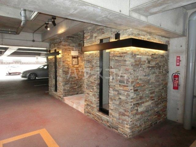 20/26 エントランス