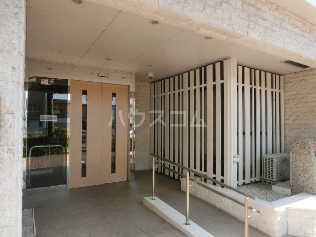 20/27 エントランス