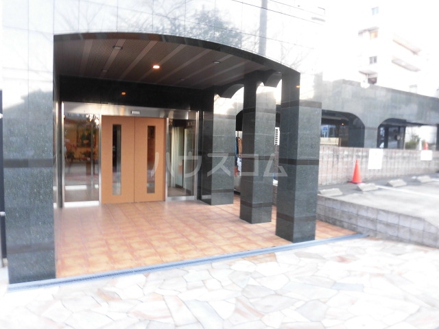 20/27 エントランス