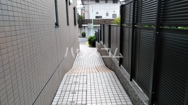 20/27 エントランス