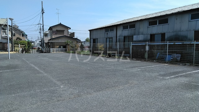 28/30 駐車場