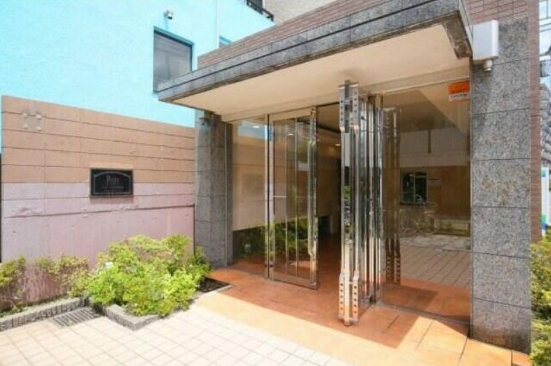 23/25 エントランス