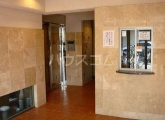 24/25 エントランス