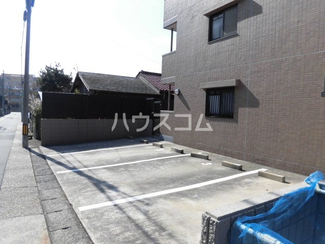 20/29 駐車場