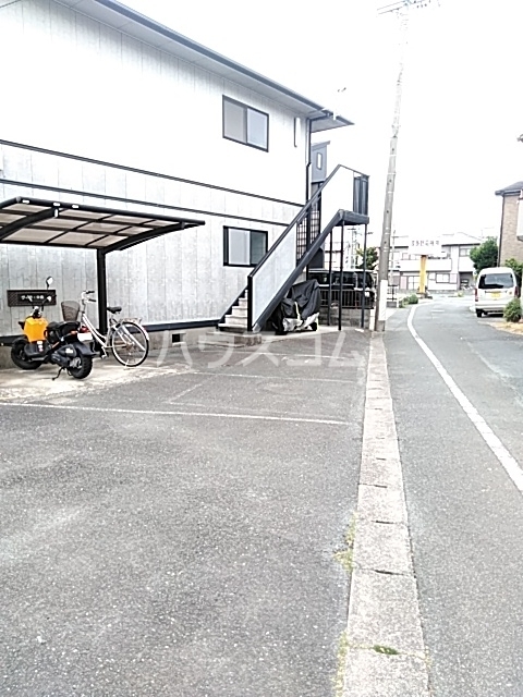 18/28 駐車場