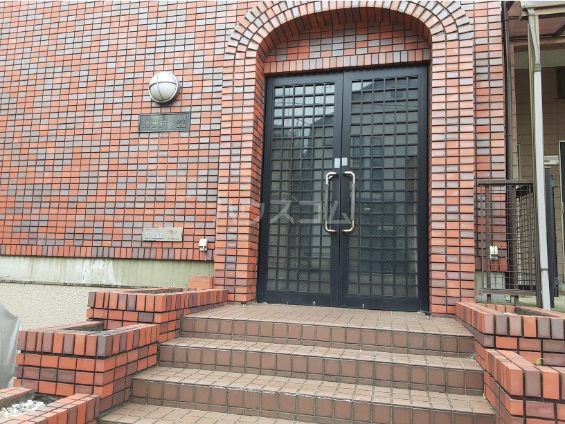 24/30 エントランス