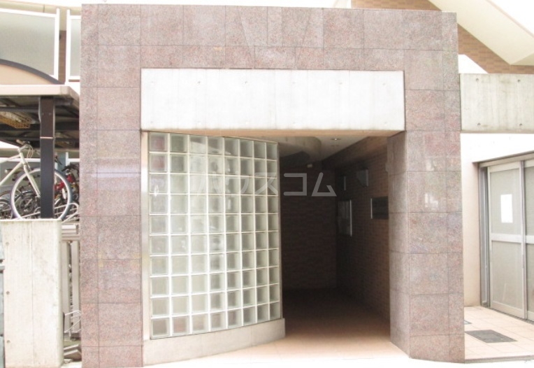 17/28 エントランス