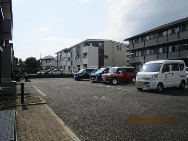 13/20 駐車場