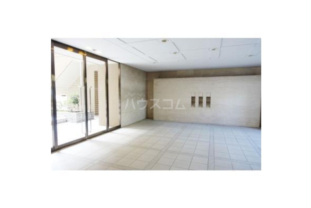 2/2 エントランス