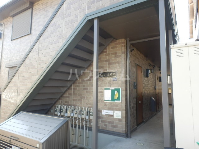 20/23 エントランス