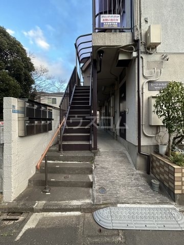 22/23 エントランス