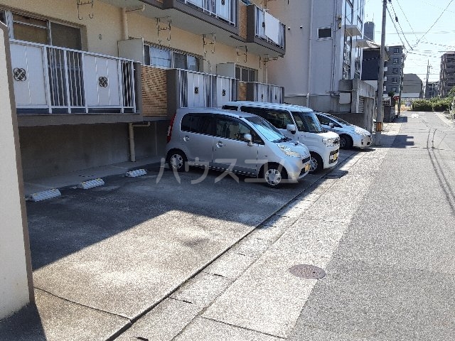 19/27 駐車場