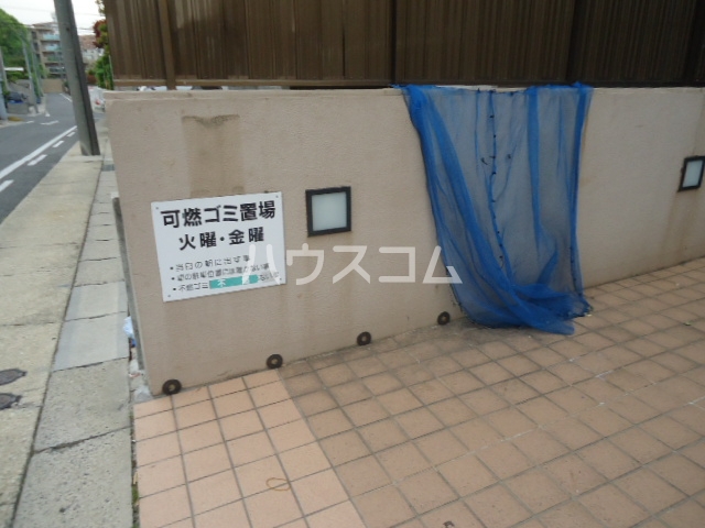 17/26 エントランス