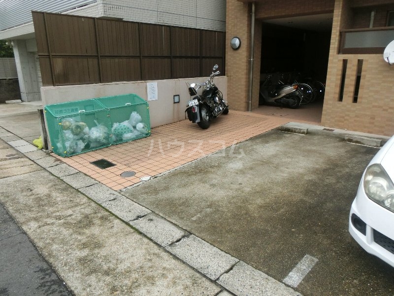 21/29 駐車場
