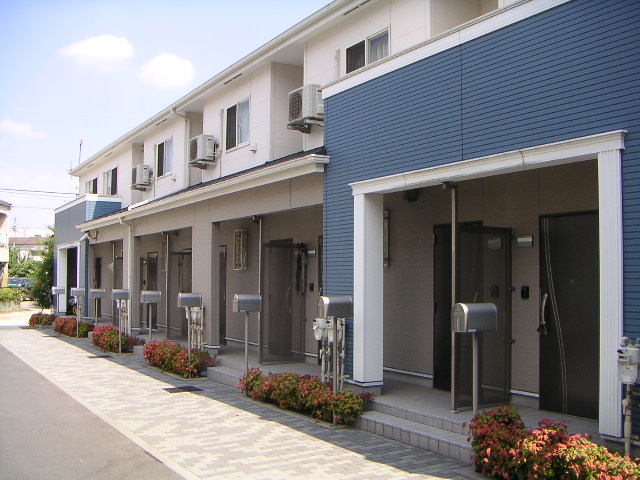 22/27 エントランス