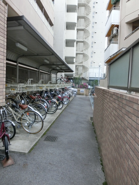 22/30 エントランス