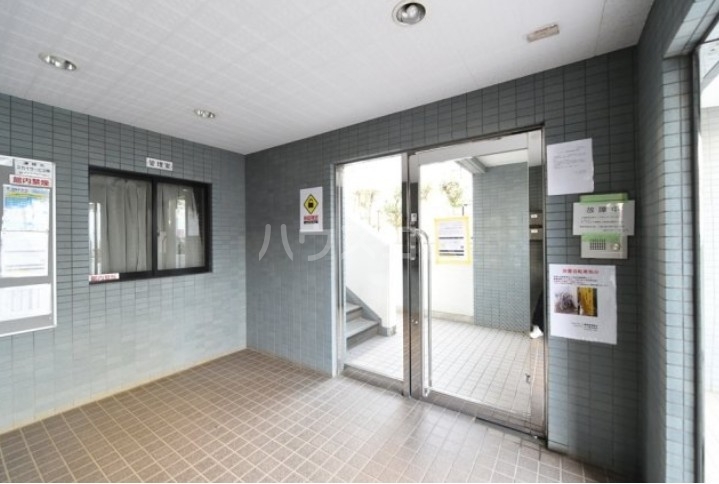 22/26 エントランス