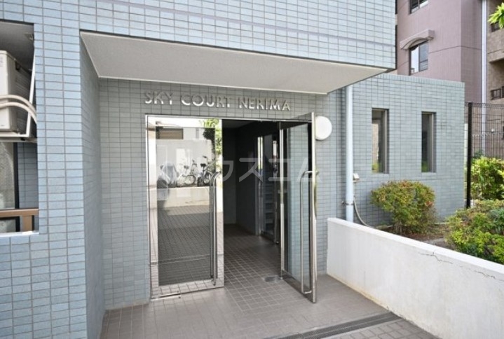 23/26 エントランス