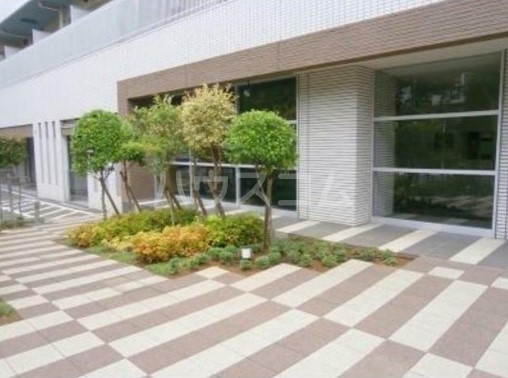 14/15 エントランス