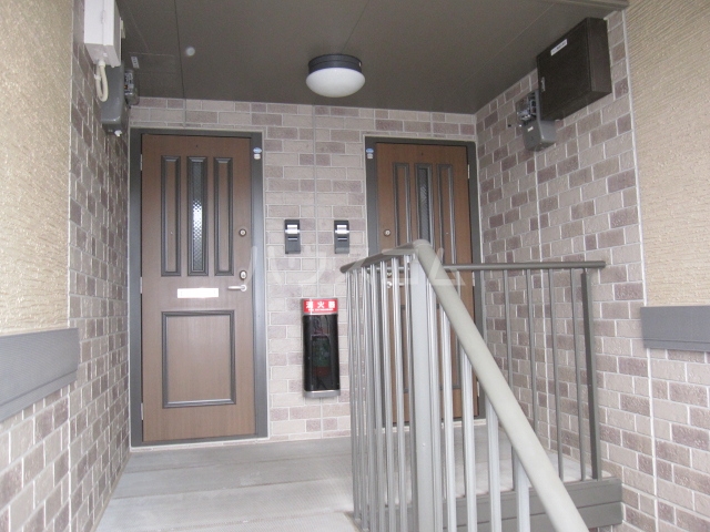 18/29 エントランス