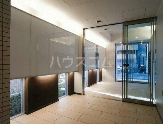 20/29 エントランス