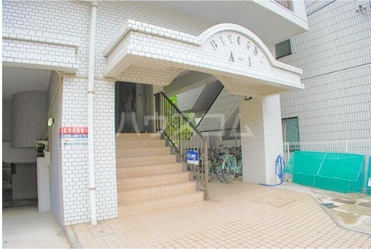 16/19 エントランス