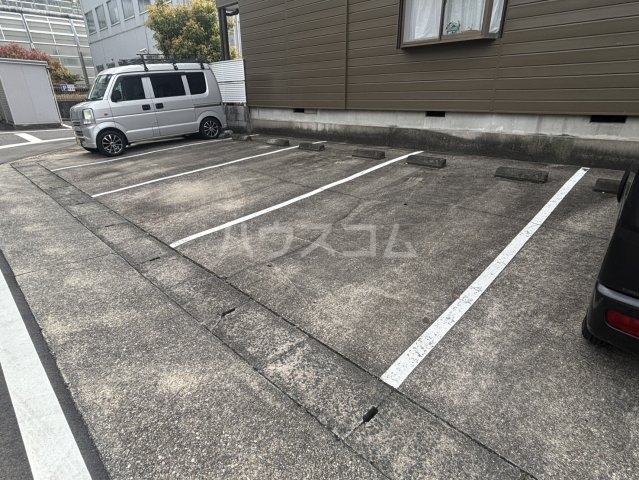 20/27 駐車場