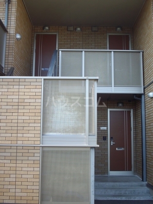 21/30 エントランス