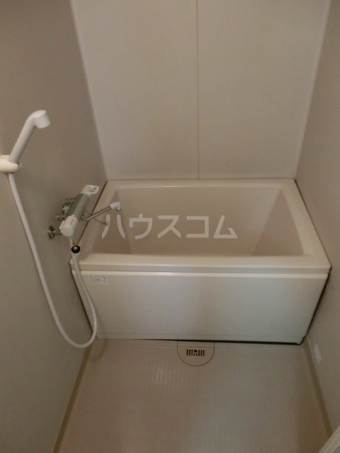 13/28 浴室