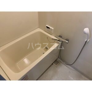 13/30 浴室