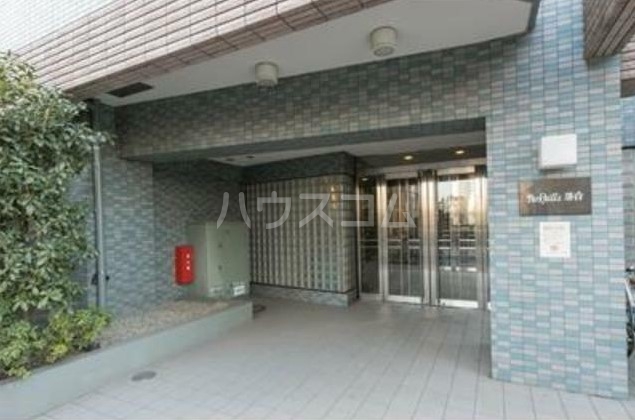 18/21 エントランス