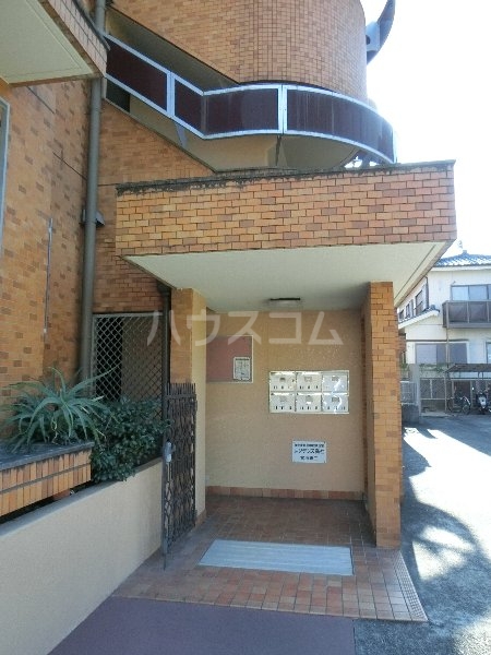 16/25 エントランス