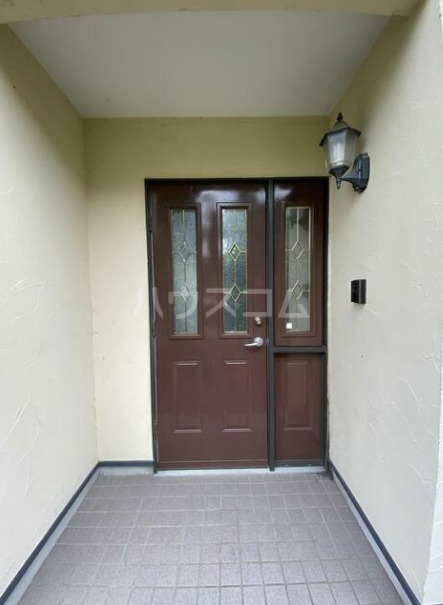 16/26 エントランス